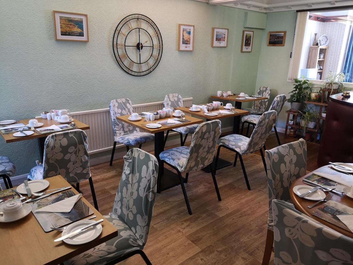 The Phoenix Guest House Скарбъро Екстериор снимка