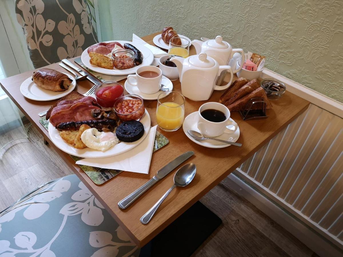 The Phoenix Guest House Скарбъро Екстериор снимка