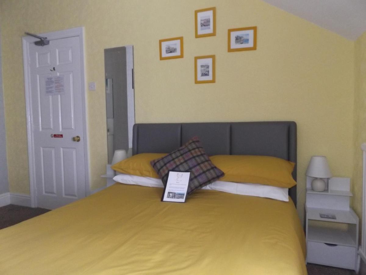 The Phoenix Guest House Скарбъро Екстериор снимка